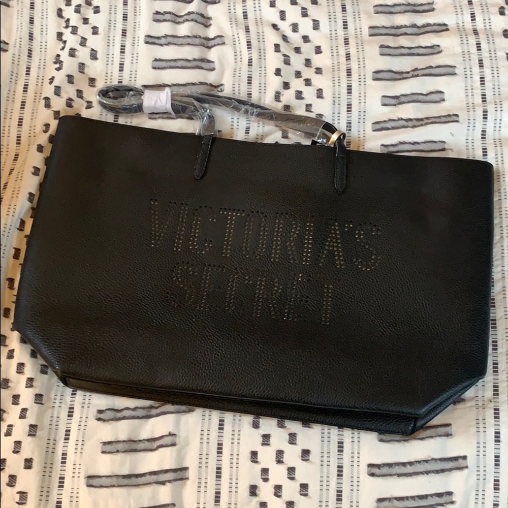 {NWT} VS Gorgeous brand new leather like tote! 😍